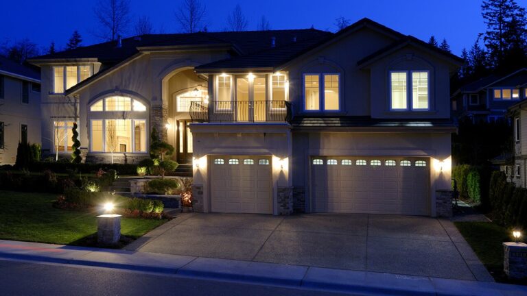 Garage Door Repair Service Cost in Arlington, Texas